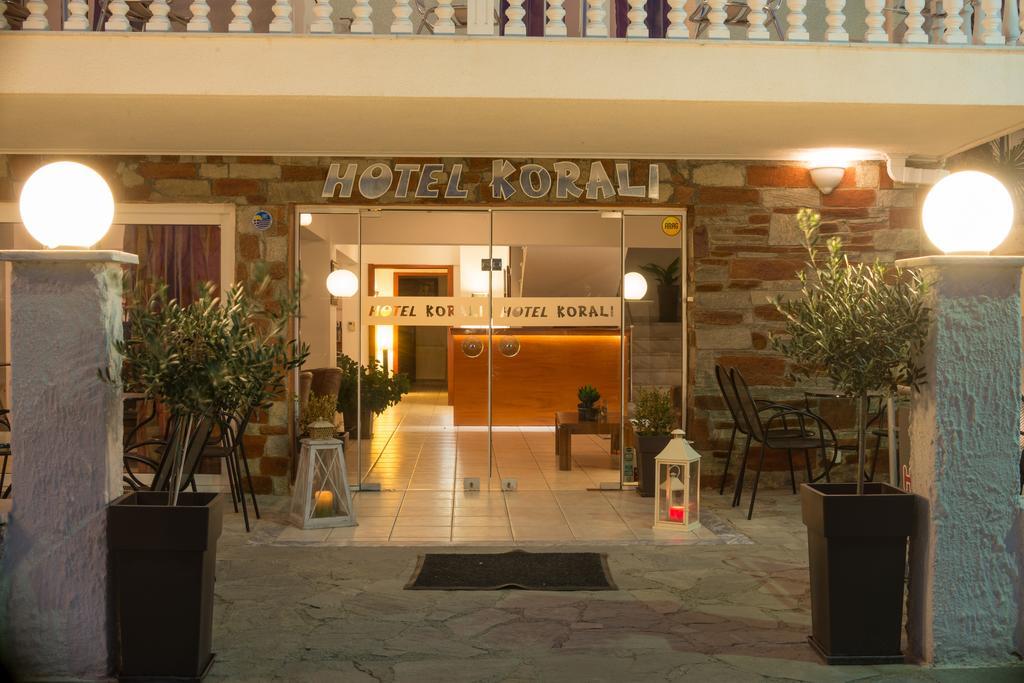 Korali Hotel Paralía Екстериор снимка
