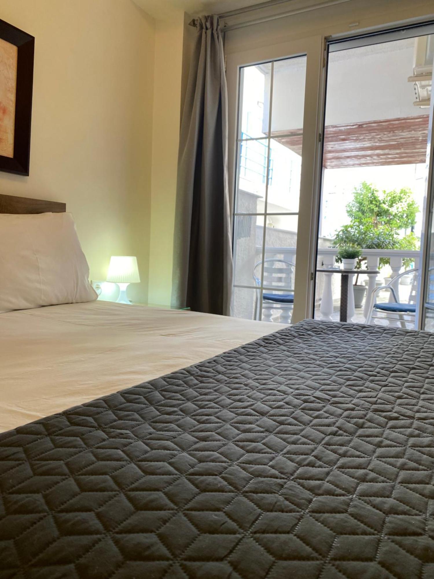 Korali Hotel Paralía Екстериор снимка