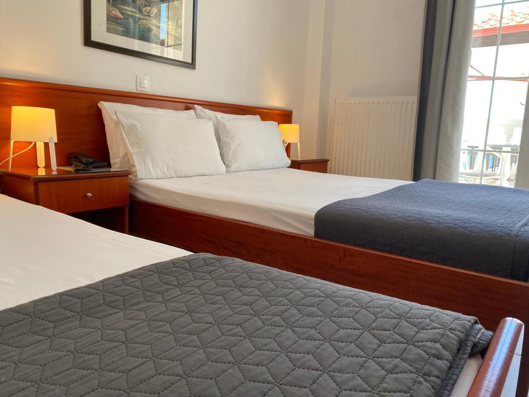 Korali Hotel Paralía Екстериор снимка